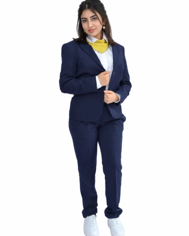 Tailleur d’hôtesse bleu marine Dubaï